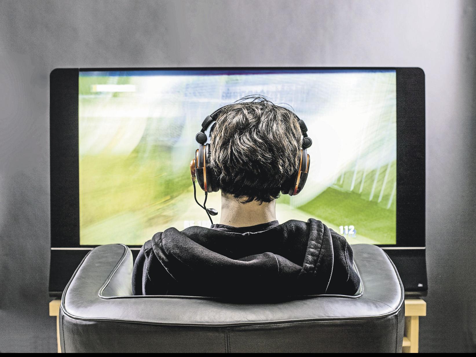 Video games and screen addiction - Mayo Clinic Health System