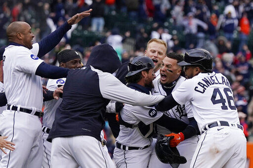 Local MLB update: Javy Baez gets the bat going again for Tigers