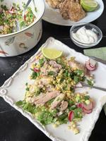 Corn salad with garlic chicken, cayenne and lime