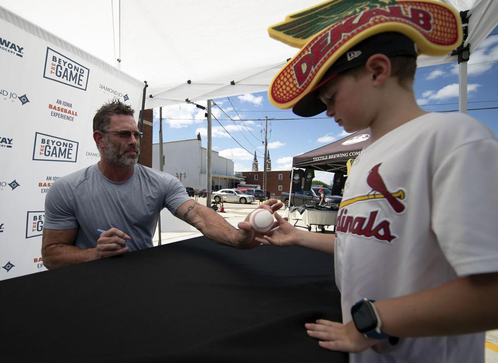 Bandits, Cubs and more all excited to play at 'Field of Dreams