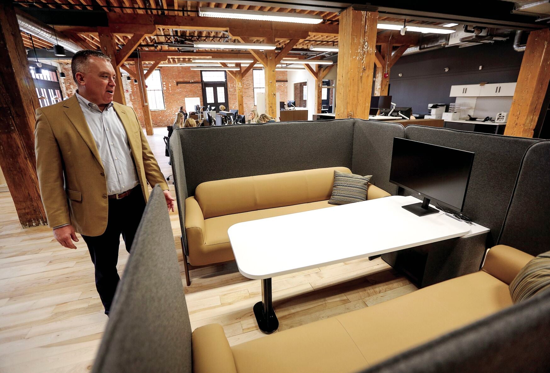 Capra Bank to start operations next week, added team of Dubuque bankers ...