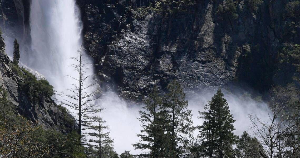 Melting snow is making Yosemite's waterfalls extra spectacular | Features - Vimarsana News