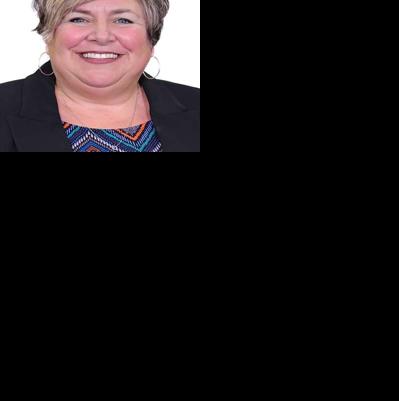 Dubuque school district's staff total drops as officials look to control costs