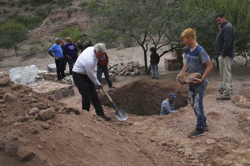 Mexico Farm Town Buries 3 Of 9 Slain Americans International