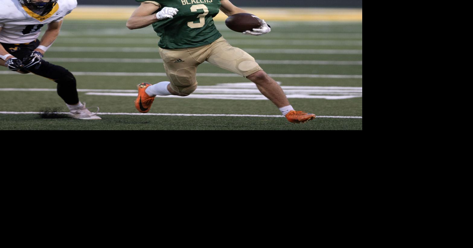 09112026-BeckmanMaqValleyFootball-5-jd.JPG