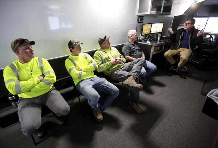Simulation helps Dubuque snow plow drivers prepare for winter | Tri ...