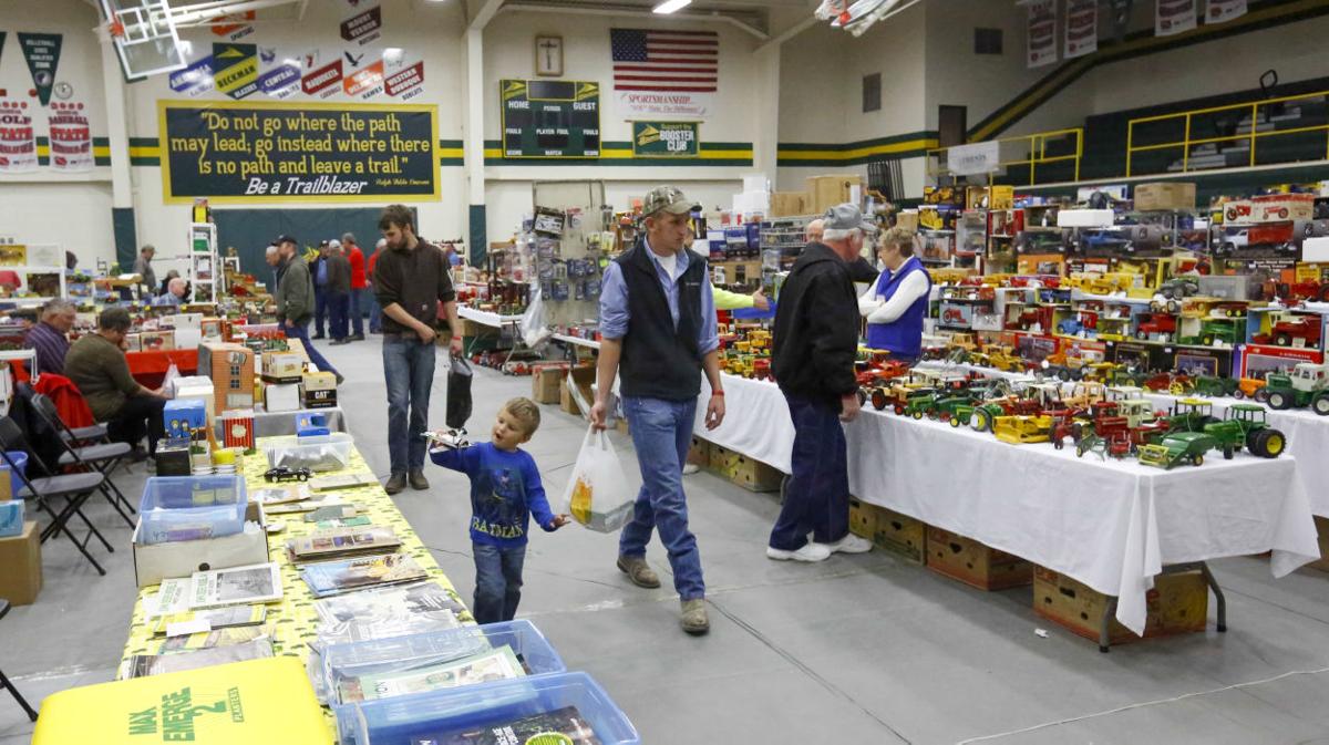Toy Show vendor enjoys Dyersville Tristate News