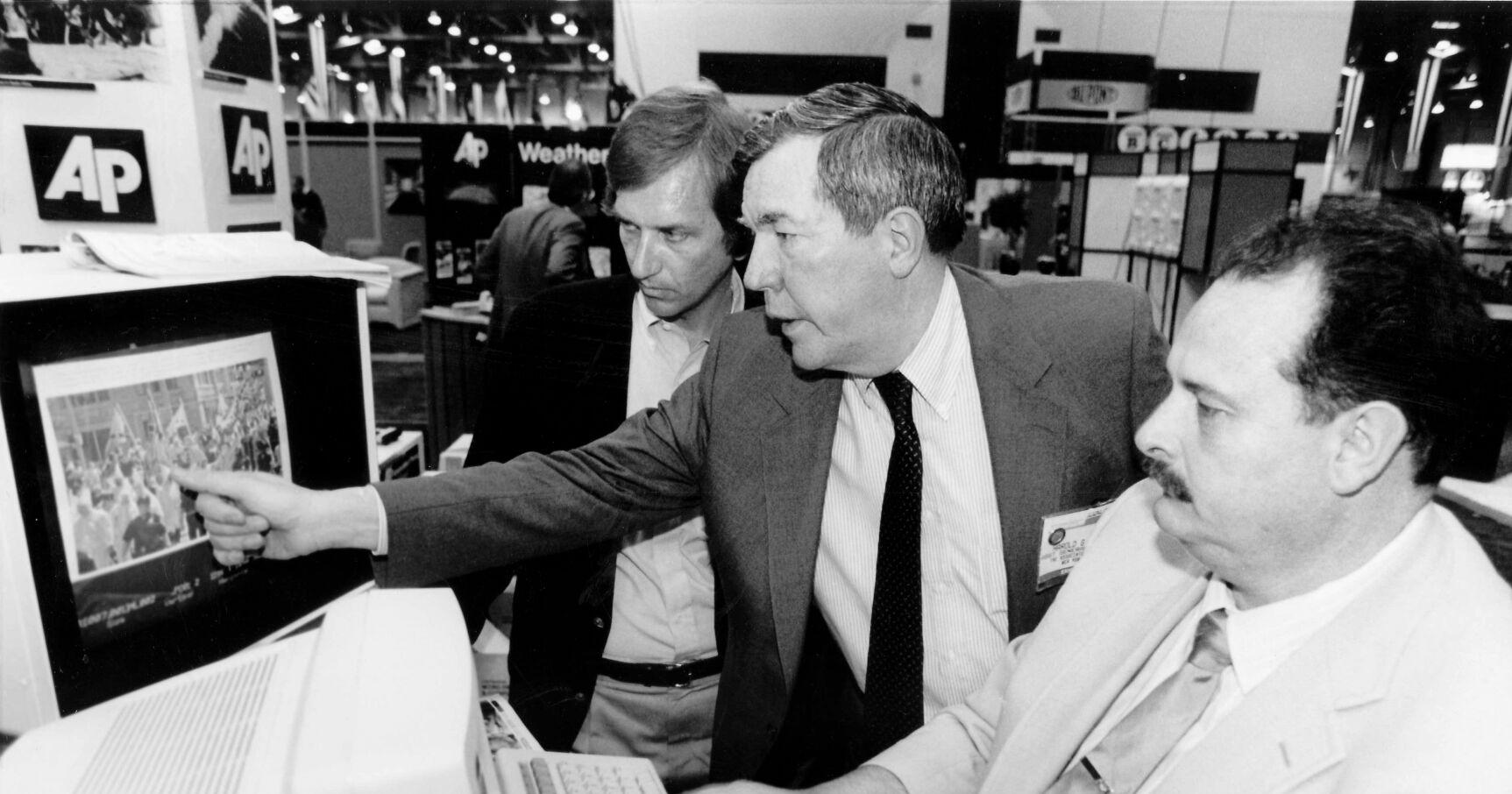 Hal Buell, who led AP's photo operations from darkroom era into the digital age, dies at 92 - Vimarsana News