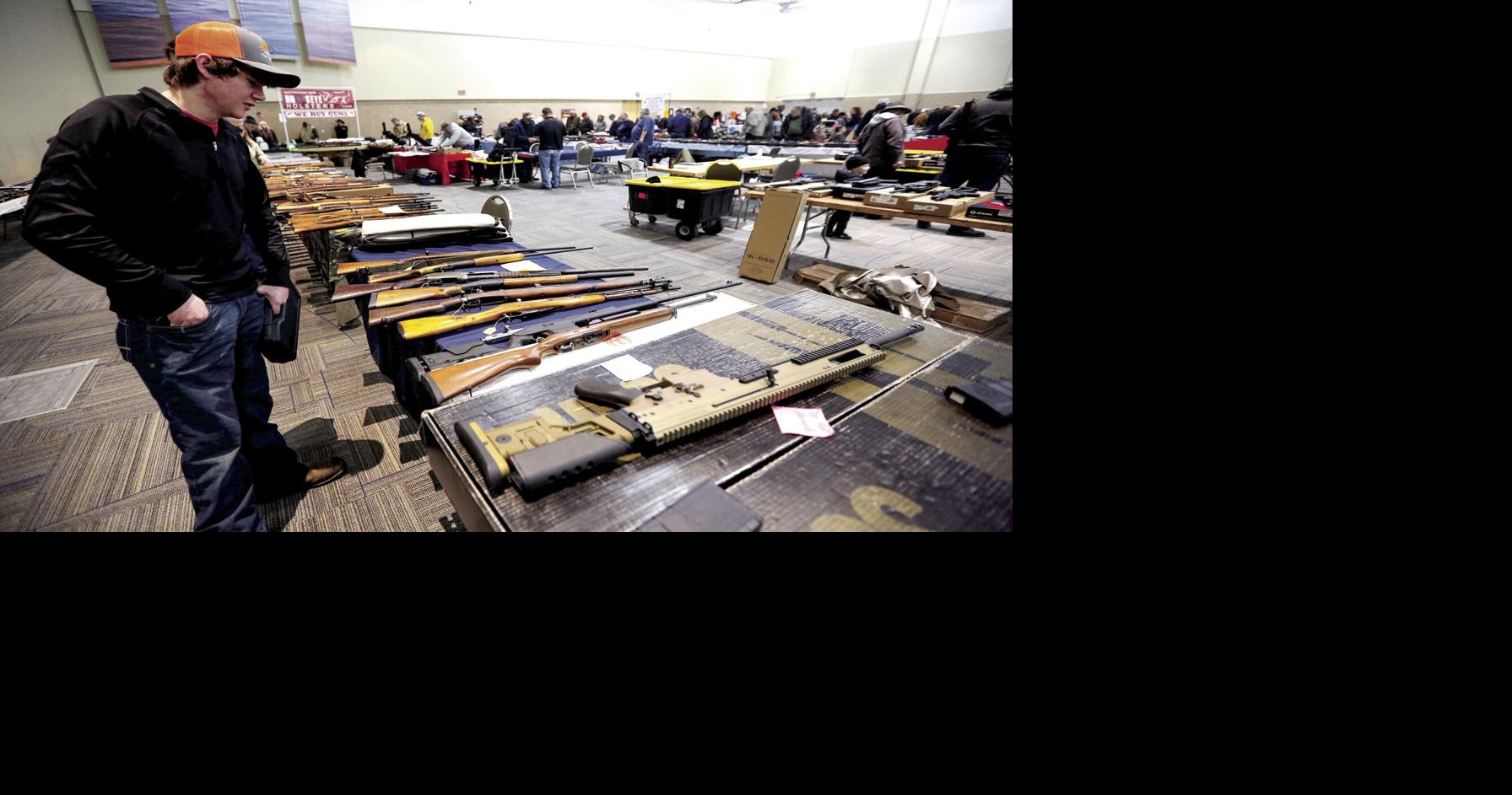 Hundreds attend gun, knife show in Dubuque Tristate News