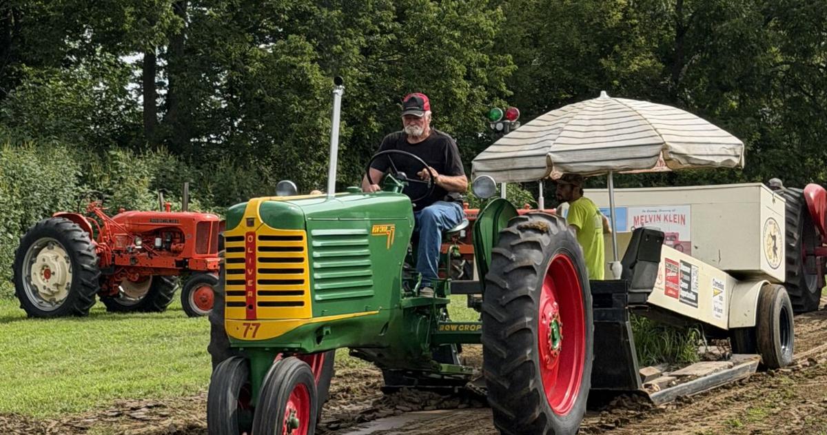 Cascade Hometown Days showcases tractors on festival's final day