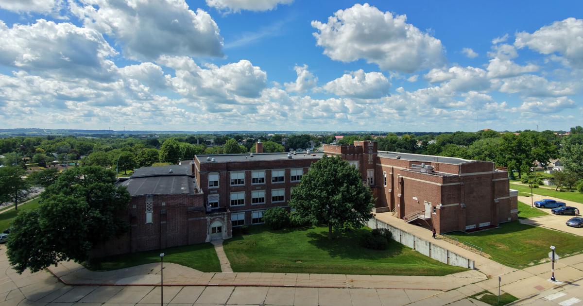 Dubuque district officials urge community to weigh in on facilities proposals
