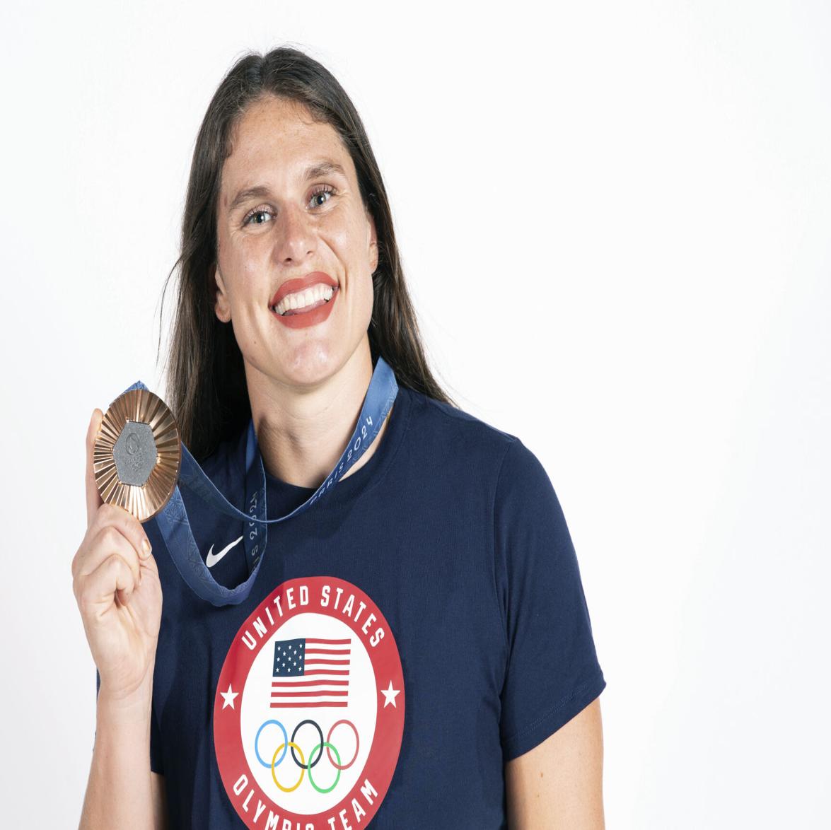 Paris Olympics sweetheart: Rugby player Ilona Maher promotes body  positivity through social media | National/World | telegraphherald.com