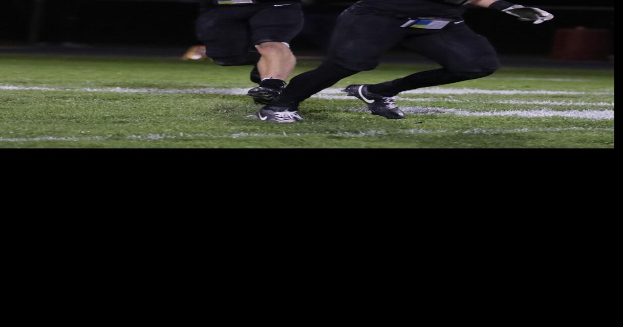 Prep football: Darlington beats Benton/Scales Mound/Shullsburg to clinch SWAL title
