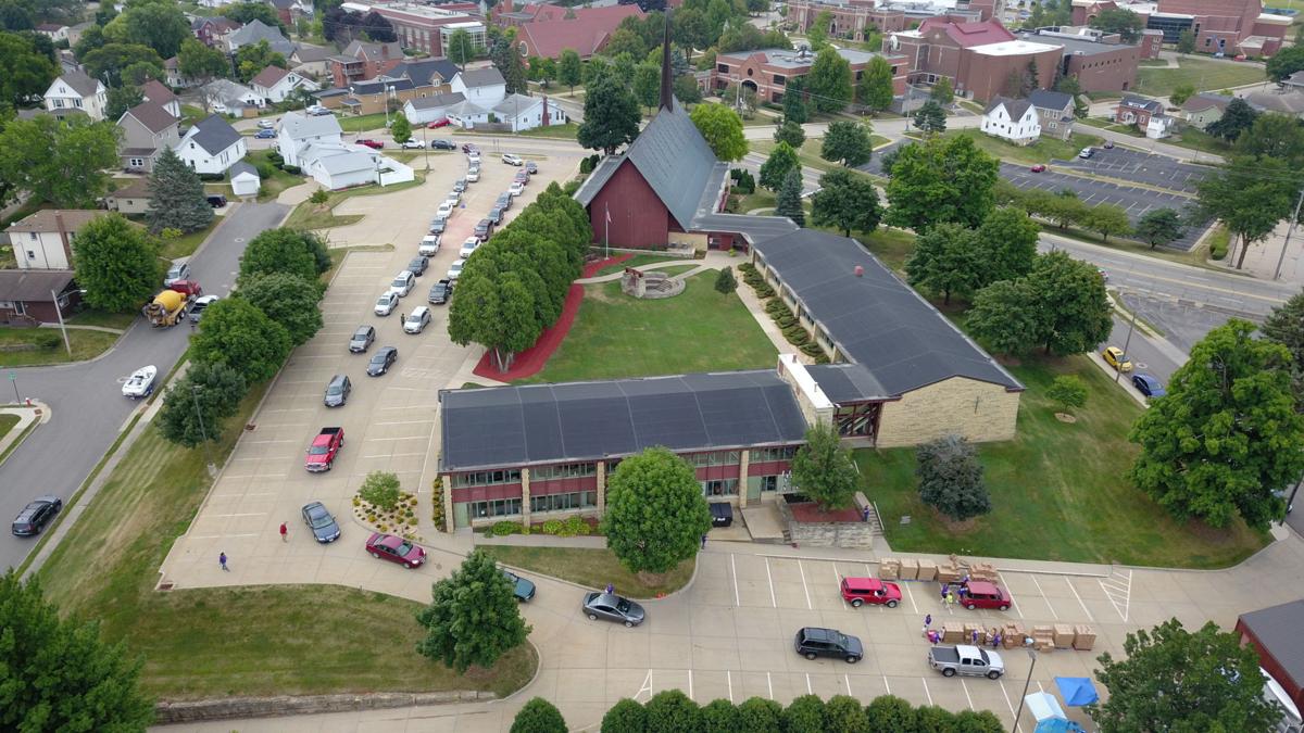 Dubuque Church Food Giveaway Offers Groceries Encouragement To Long Line Of Cars Tri State News Telegraphherald Com