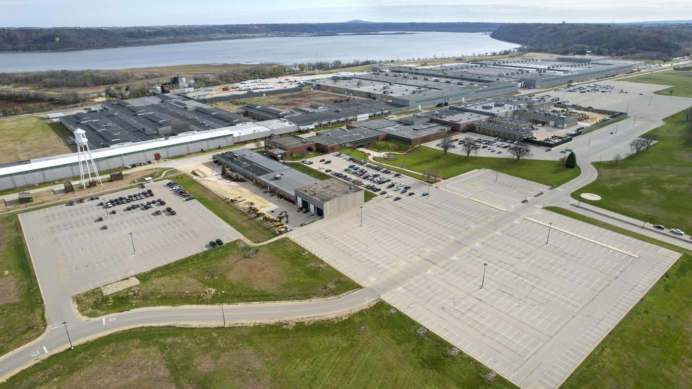 Union Members Ok Agreement With Deere Ending 5 Week Strike Business Telegraphherald Com