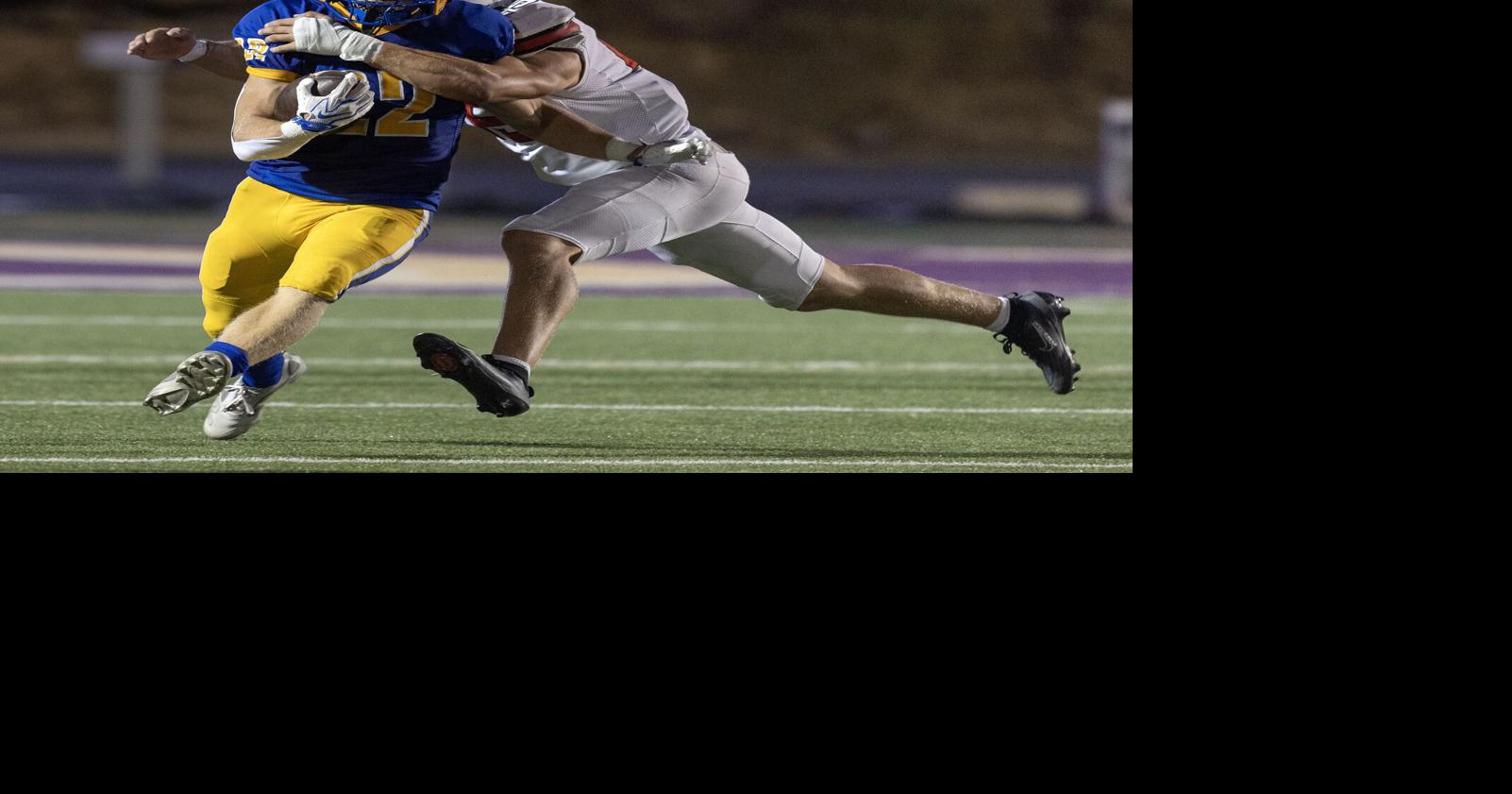 Prep football notebook: Western Dubuque's defense steps up