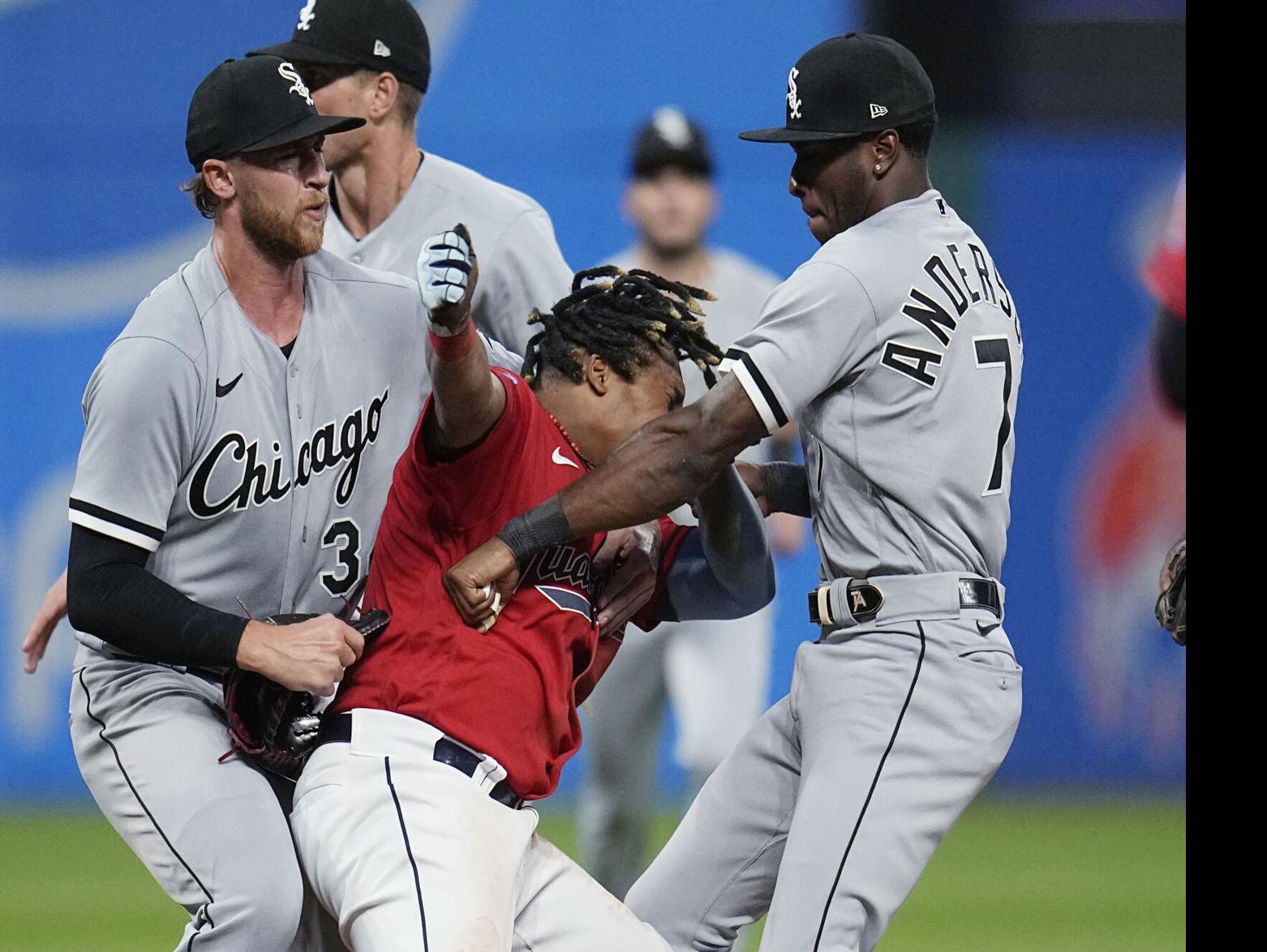 Cubs, White Sox heading different directions as trade deadline nears