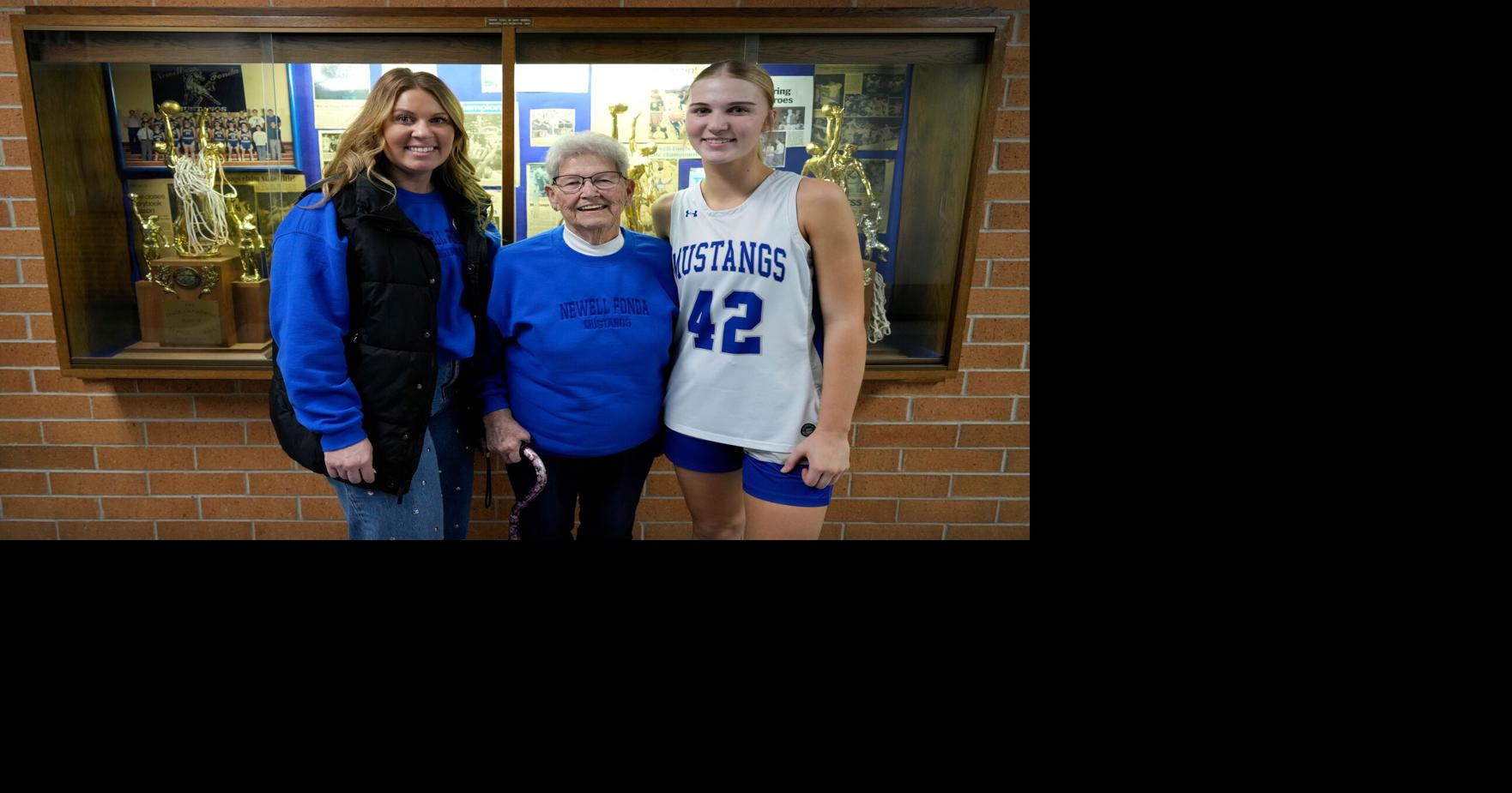 Girls basketball still thrives in this Iowa community