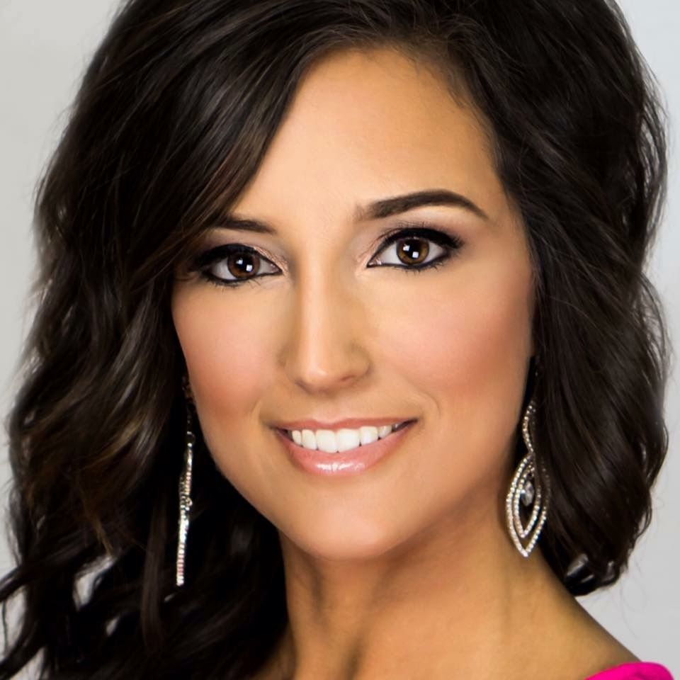 Dubuque woman named Mrs. Iowa, will compete for national crown Tri