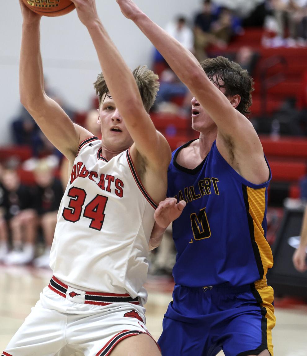 Boys prep basketball: Western Dubuque clamps down on Wahlert | Local ...