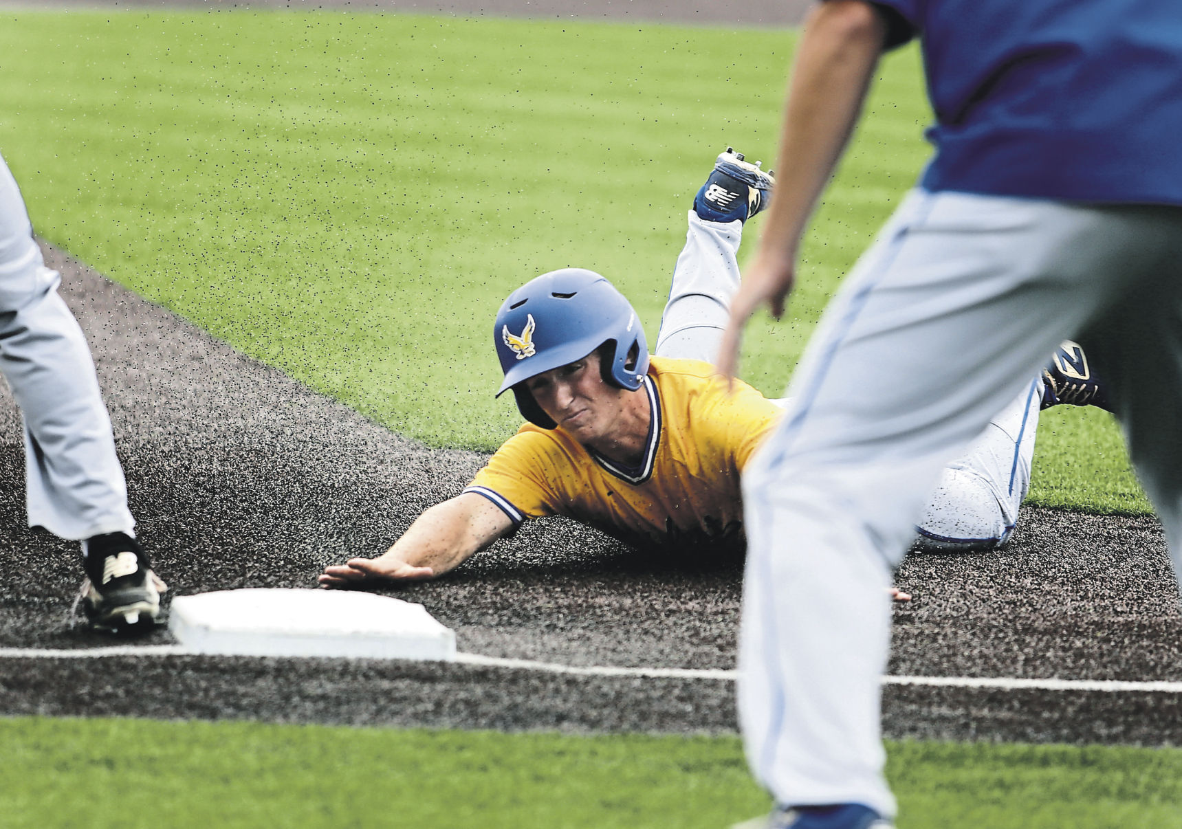 Prep+baseball%3A+Wahlert+defeats+Maquoketa+in+Class+3A+playoffs+%26%23124%3B+Local+sports