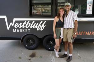 Dubuque mobile grocery store lets customers check out local products