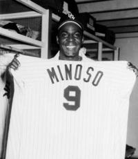 Chicago's 1st black major league baseball player Minoso dies