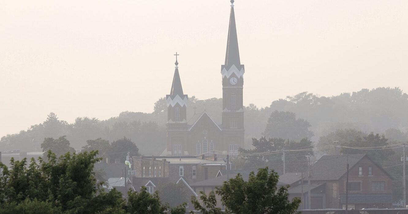 Hazed and confused: Dubuquers deal with drifting smoke; air quality improving this weekend - Vimarsana News