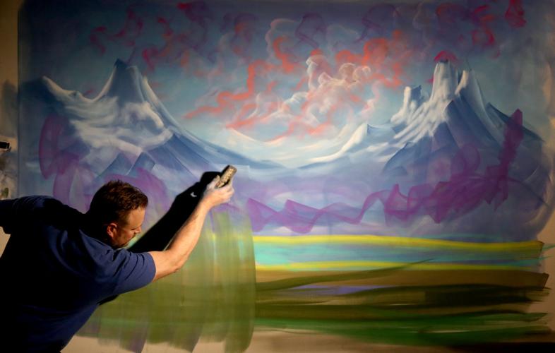 'The Chalk Guy' impresses, inspires during UD event Tristate News