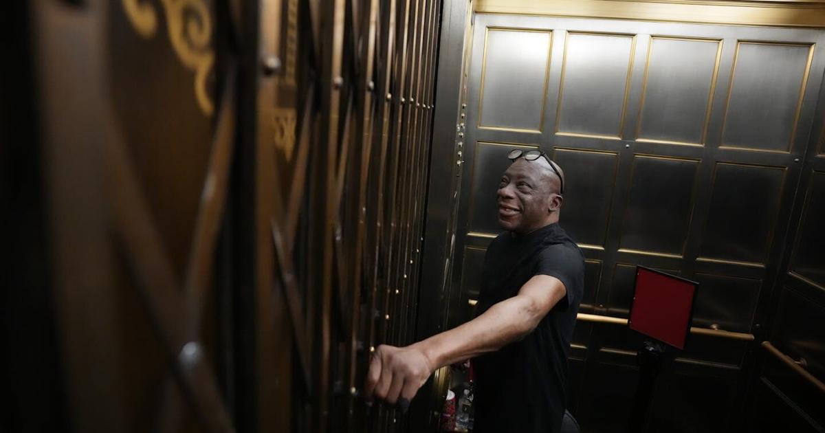 With Minnesota's last known elevator operator, Nicollet Mall office building honors its past
