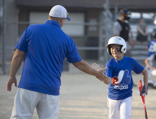 Cubs Players and Their Families Enjoy Dog Day at Camp