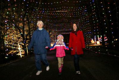 Murphy Park Dubuque Christmas Lights 2022 Reflections In The Park In Dubuque To Open To Walkers For 2Nd Year |  Tri-State News | Telegraphherald.com