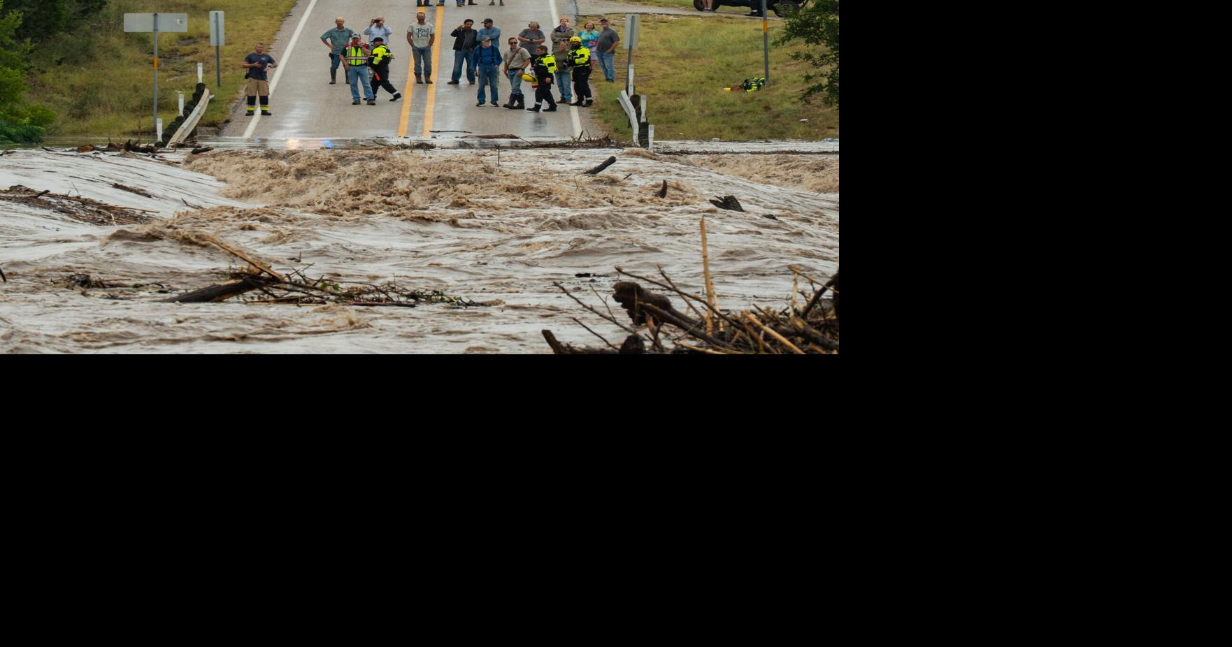 Texas flash floods leave at least 2 dead