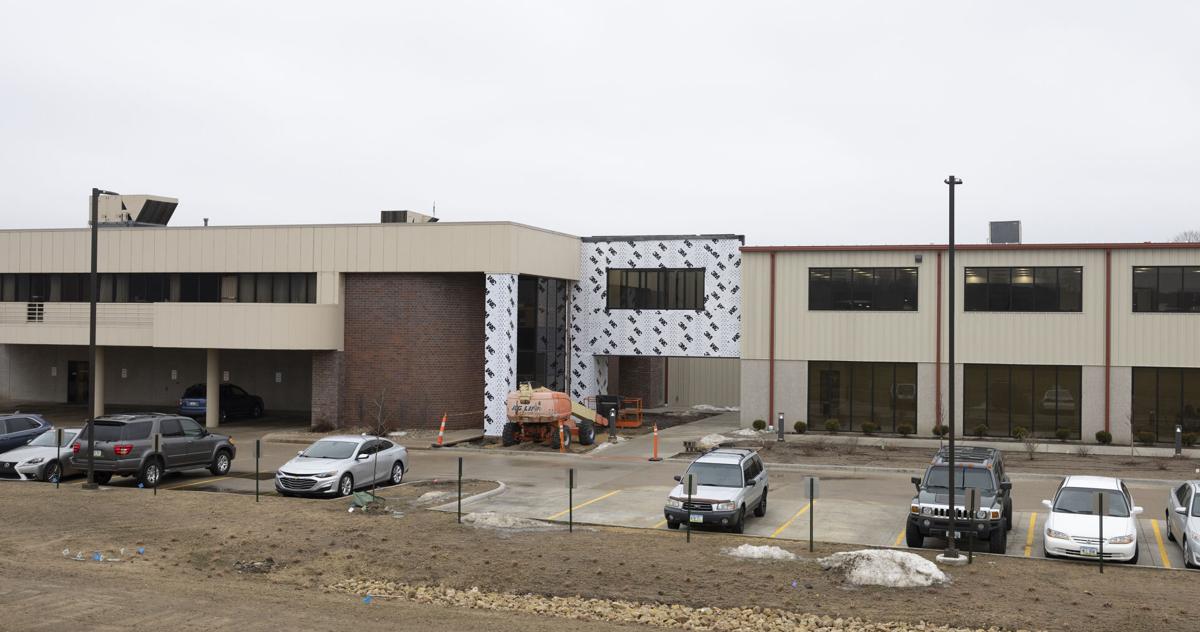 Total construction value of projects in Dubuque falls in 2022, though