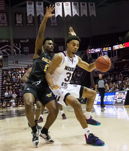 R Josh Hall Keeps The Ball From The Hornets The Standard Org