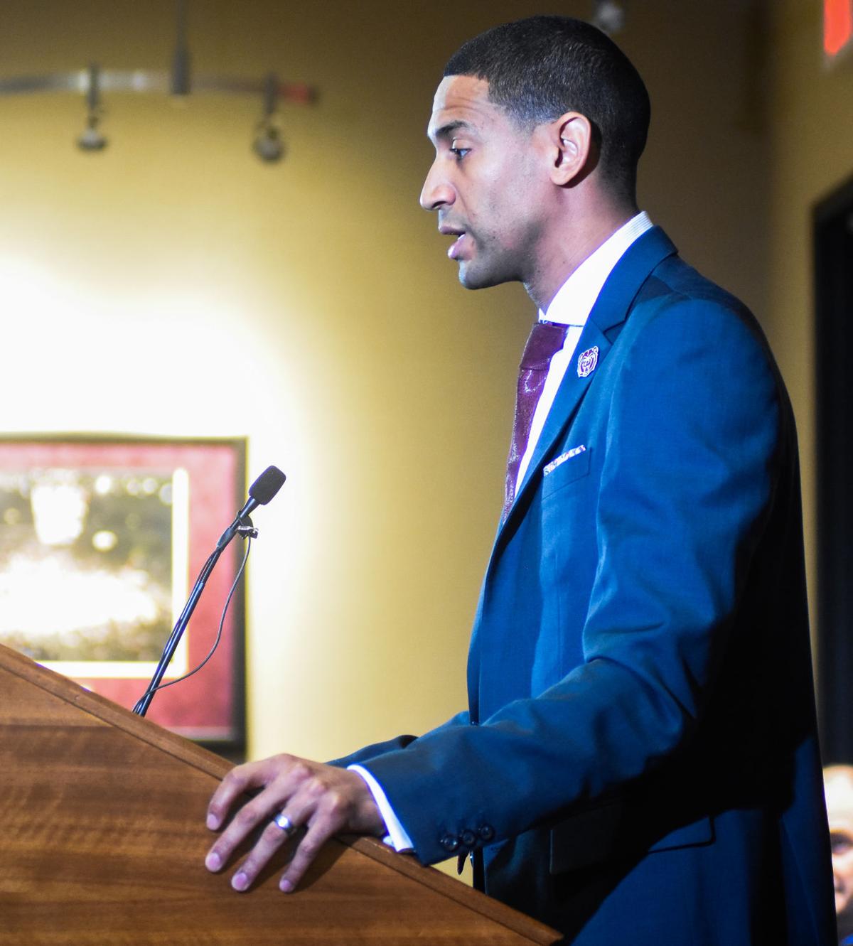 ‘I’m here to win championships’ New men’s basketball coach Dana Ford