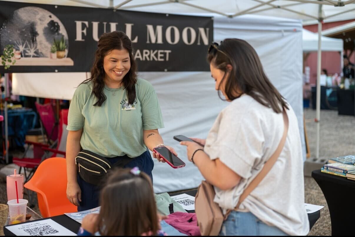 theadvocate.com - Aidan McCahill - Full Moon Market unites artists to promote Plaquemine