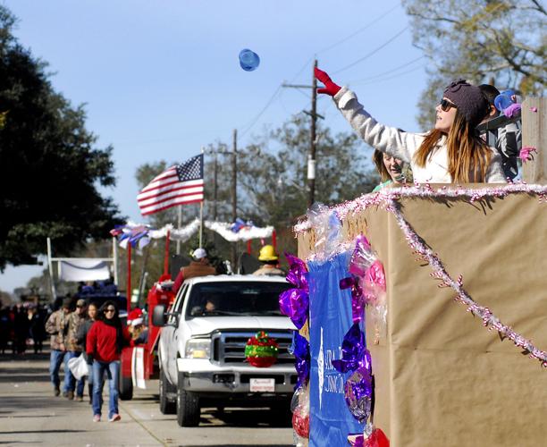 Zachary honors heroes during Christmas parade Zachary