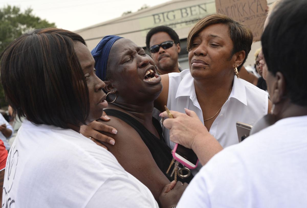 SterlingProtestContinues.070716 HS 511.JPG