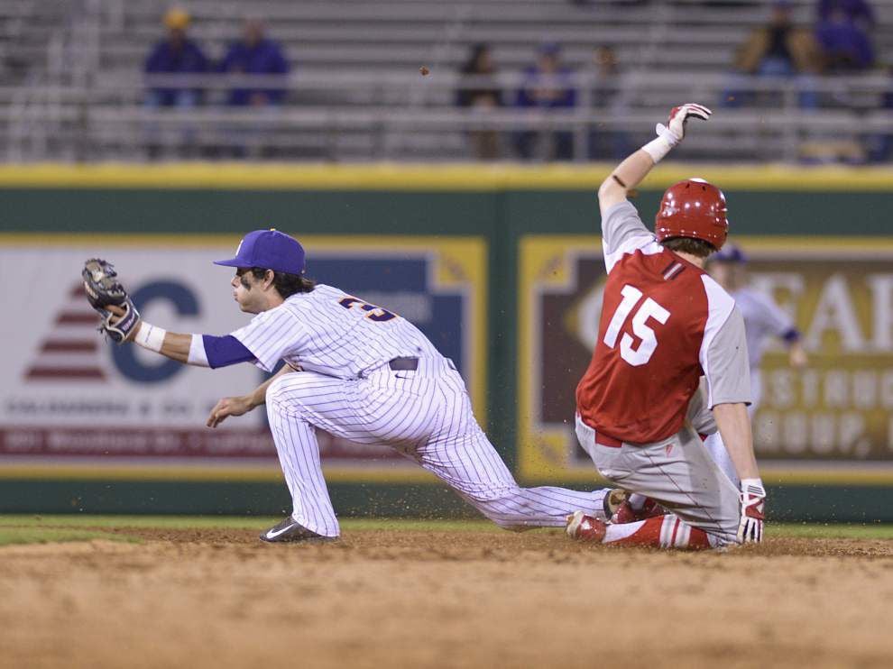 LSU baseball postgame: Tigers defeat Sacred Heart 8-1 _lowres