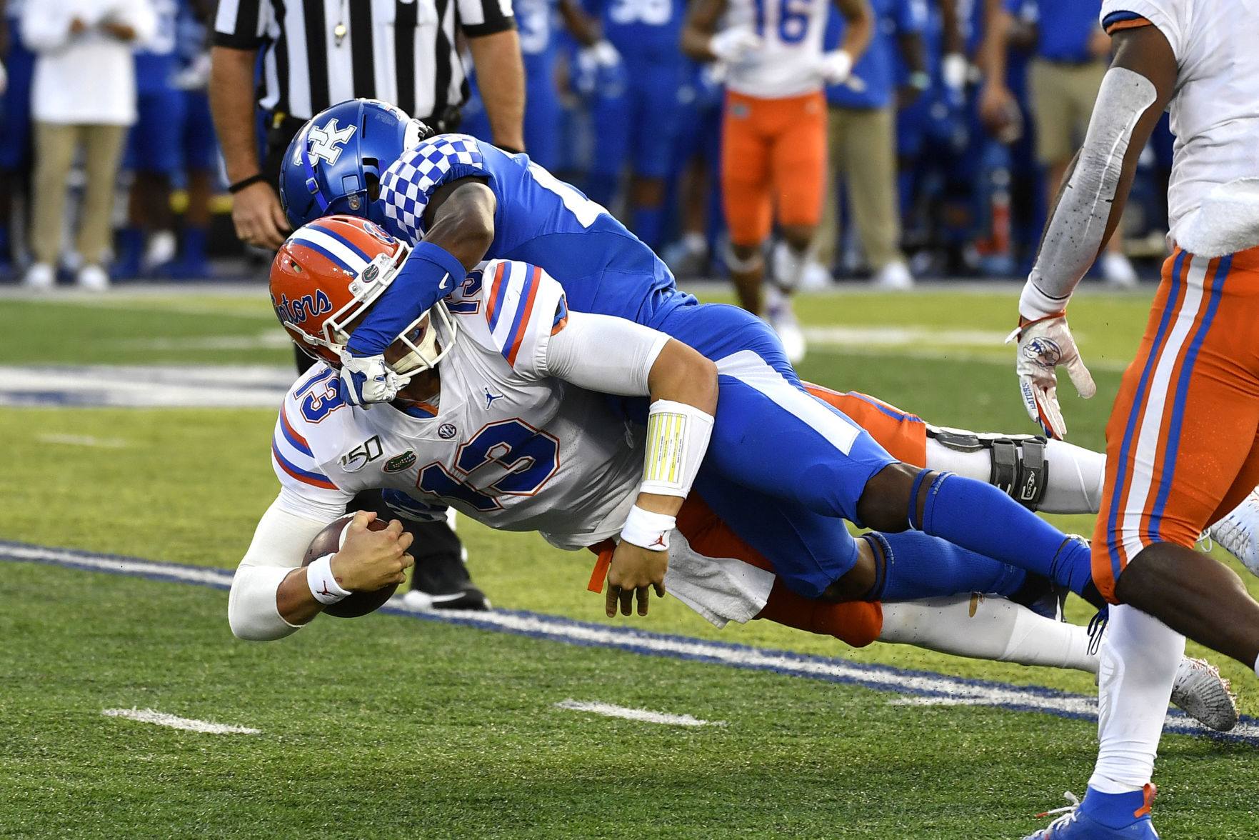 Florida QB Feleipe Franks suffers brutal injury carted off field