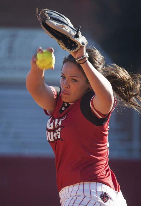 Cajuns softball looks to build up young pitchers UL Ragin' Cajuns