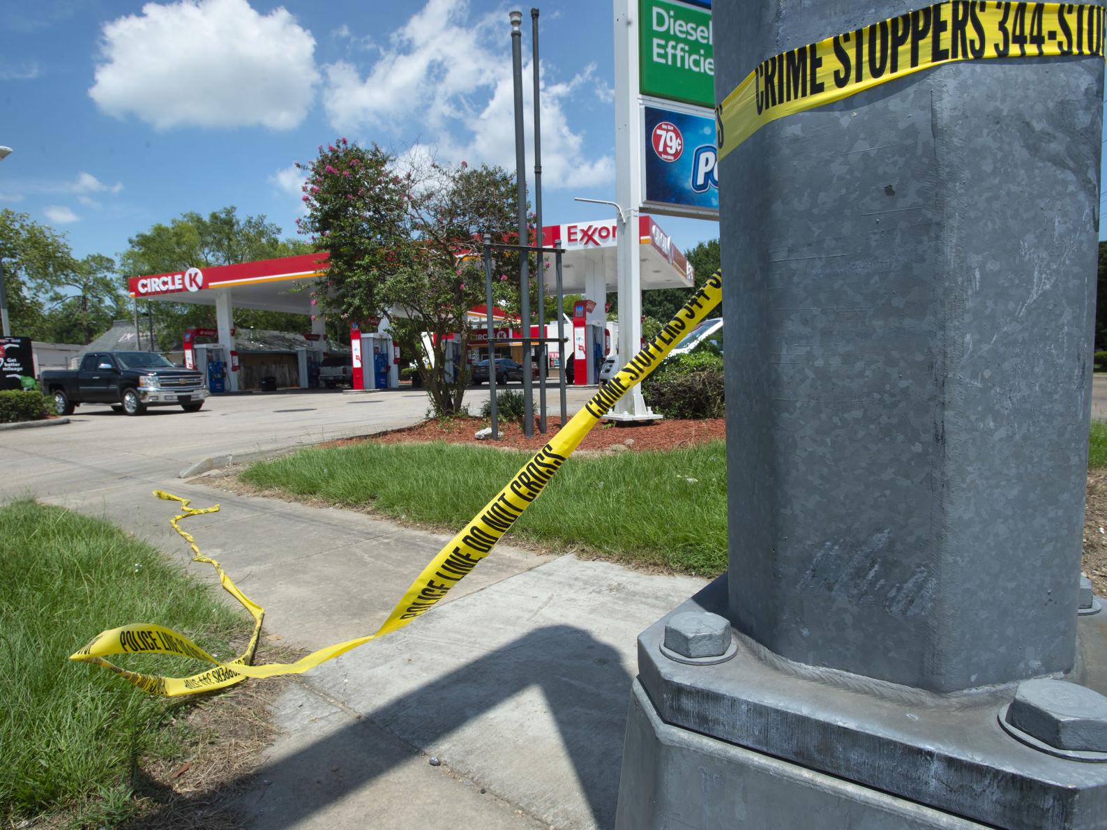 Multiple People Injured In Baton Rouge Shooting Along Plank Road See Video From Scene Crime Police Theadvocate Com Multiple People Injured In Baton Rouge Shooting Along Plank Road See Video From Scene Crime Police Theadvocate Com