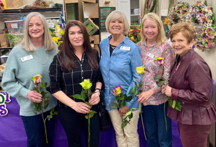 Gonzales Garden Club members open new year with visit to wholesale