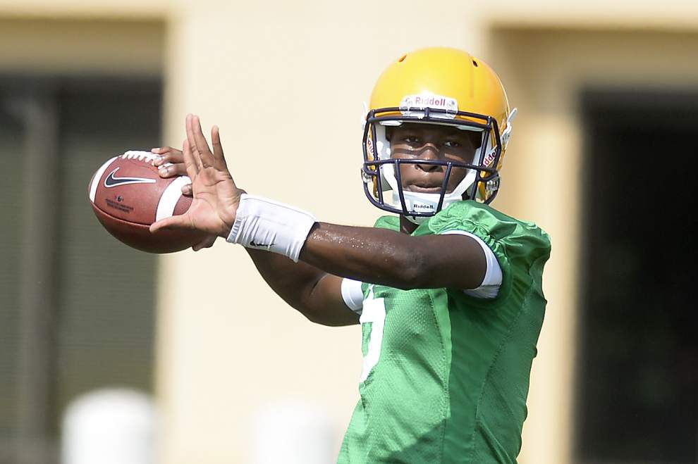 Video: Harris, Foster work out in QB drills _lowres