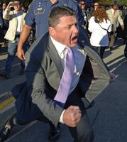LSU Coach Ed Orgeron in hypothetical brawl? 'Normal people don't want to fight crazy'