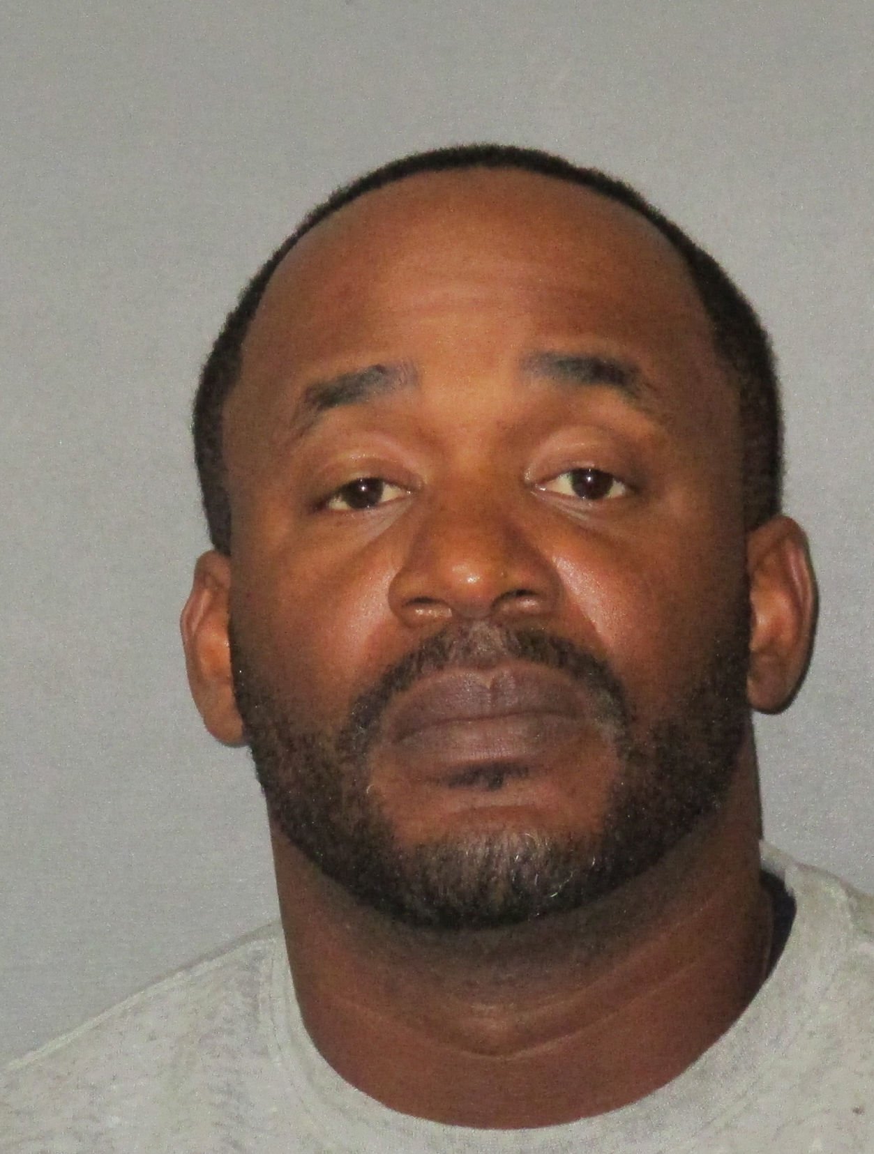 Baton Rouge man arrested after crashing into estranged wife's car
