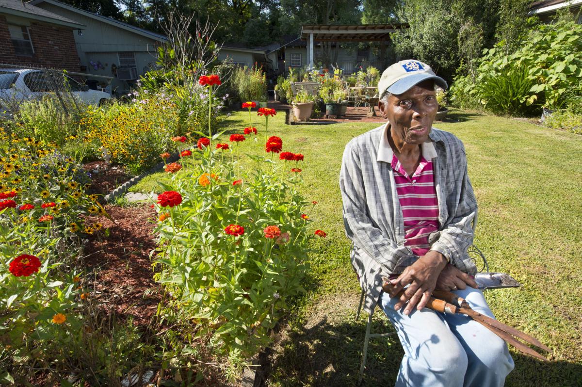 Aldreamer Smith Creates An Oasis Of Flowers On Her Holy Ground In Old South Baton Rouge Home Garden Theadvocate Com