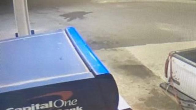 two people rip open baton rouge atm and