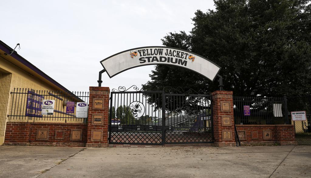 Opening of new Yellow Jacket Stadium delayed, Denham Springs High's  homecoming game moved to Walker High, officials say, News